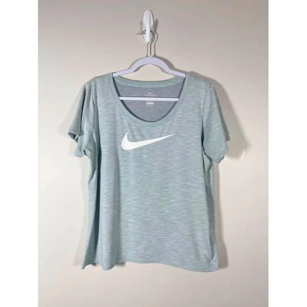 Nike The Nike Tee Heathered Light Blue Gray Short Sleeve Dri-Fit Scoop Neck